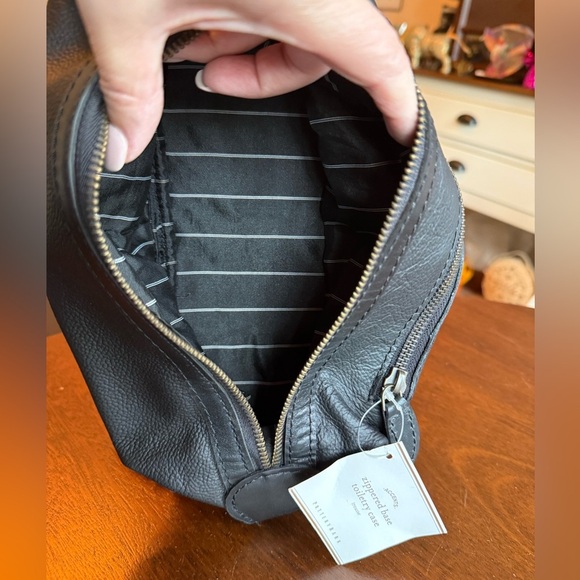 Pottery Barn Black Leather Travel Toiletry NWT - Picture 11 of 11